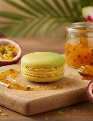 macaron  aux fruit de la passion - planet macarons